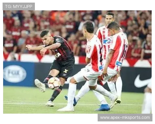 吉马良斯中场发挥关键作用,助力球队稳扎稳打迎战强敌 吉马良斯中场发挥关键作用,助力球队稳扎稳打迎战强敌